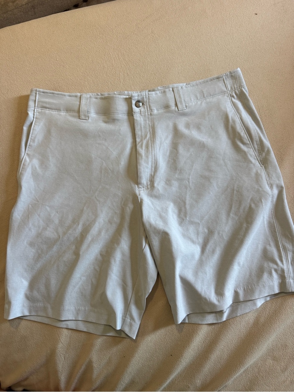 Callaway Men's Light Gray Performance Flat-Front Shorts